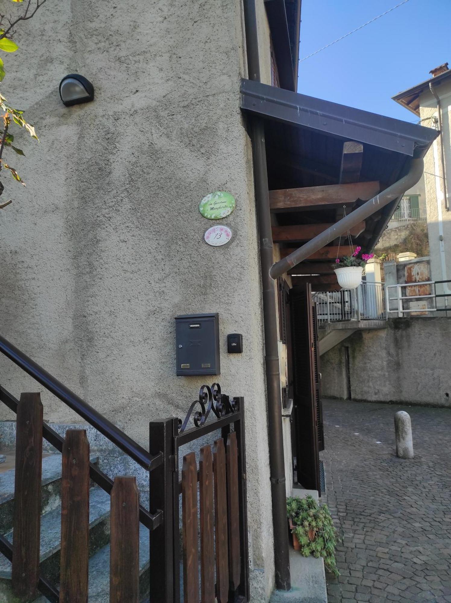 Da Giovanni E Margherita Mandello del Lario Luaran gambar